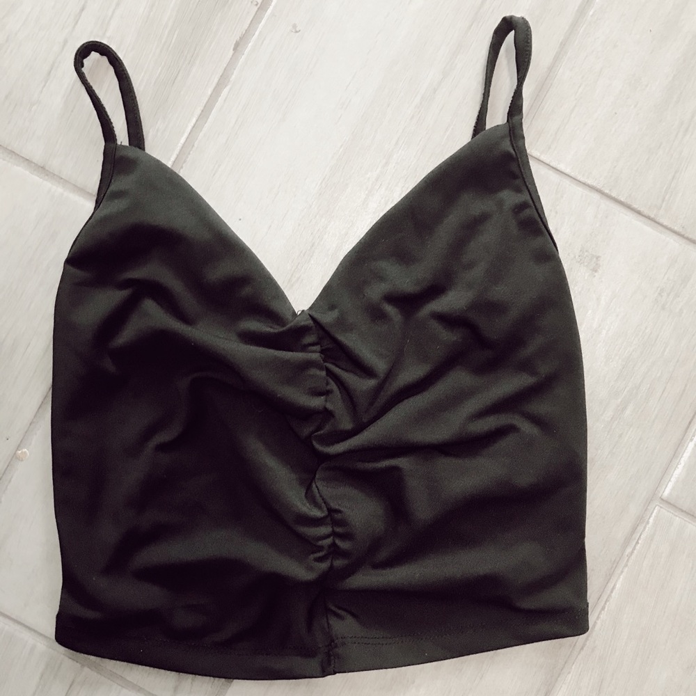 CUTE BLACK TANK CROP TOP